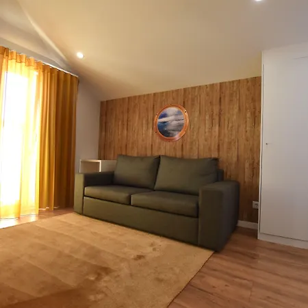 Marina Charming House Гостевой дом Фигейра-да-Фош