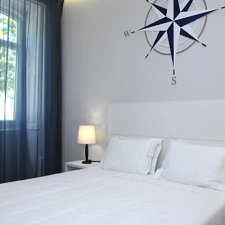 Πανσιόν Marina Charming House 3*