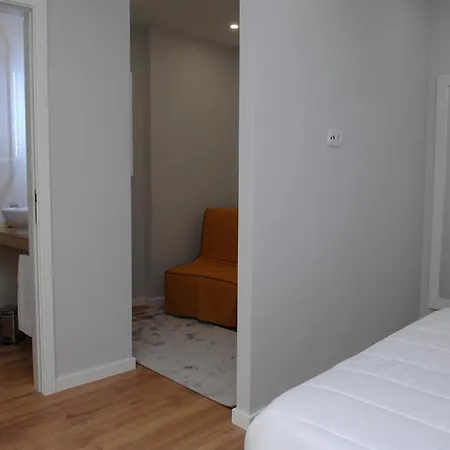 Πανσιόν Marina Charming House 3*